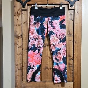 Lululemon Run: Inspire Crop II Secret Garden / Black Leggings Size 4